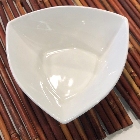 Sam & Squito Dining Sam Squito Smooth Curved 6 Triangular Bowl